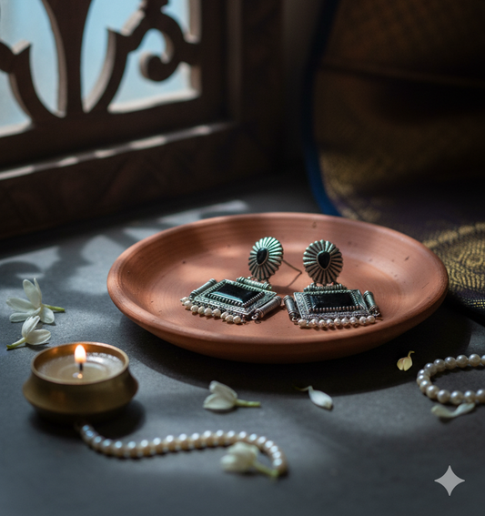 The Onyx Arch Earrings