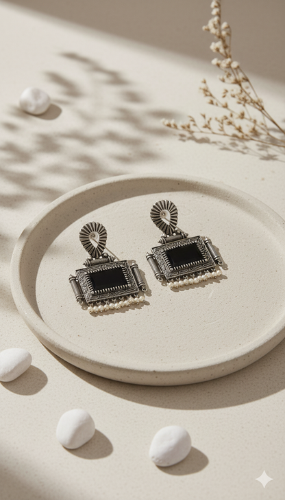 The Onyx Arch Earrings